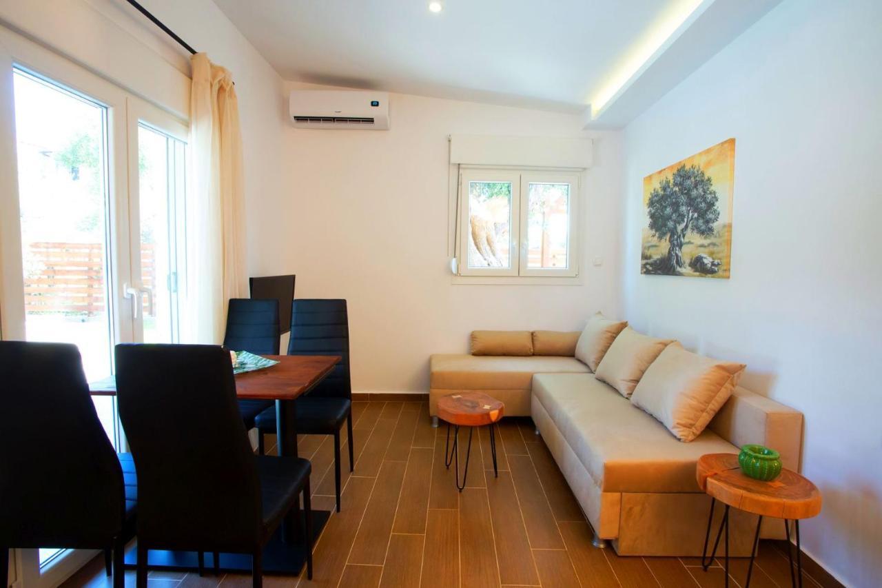 Salonikiou Beach Apartments & Villas Áyios Nikólaos Ngoại thất bức ảnh